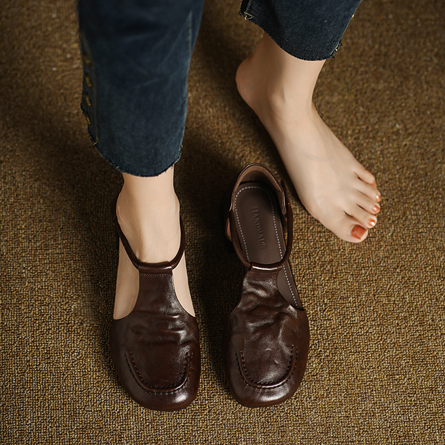 Dép sandal nữ quai ngang mũi tròn đế bằng da bò phong cách retro — màu nâu
