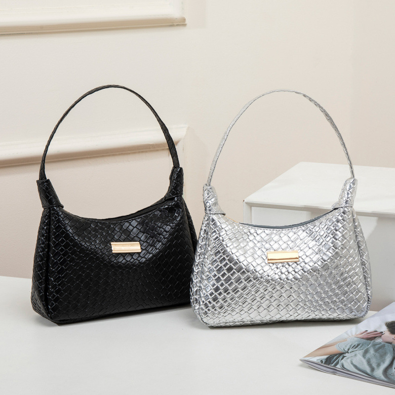 Bolsa debajo de las axilas otoño y invierno nueva bolsa de mujer de gran capacidad, moda de alta calidad, bolsa de hombro de viaje simple.