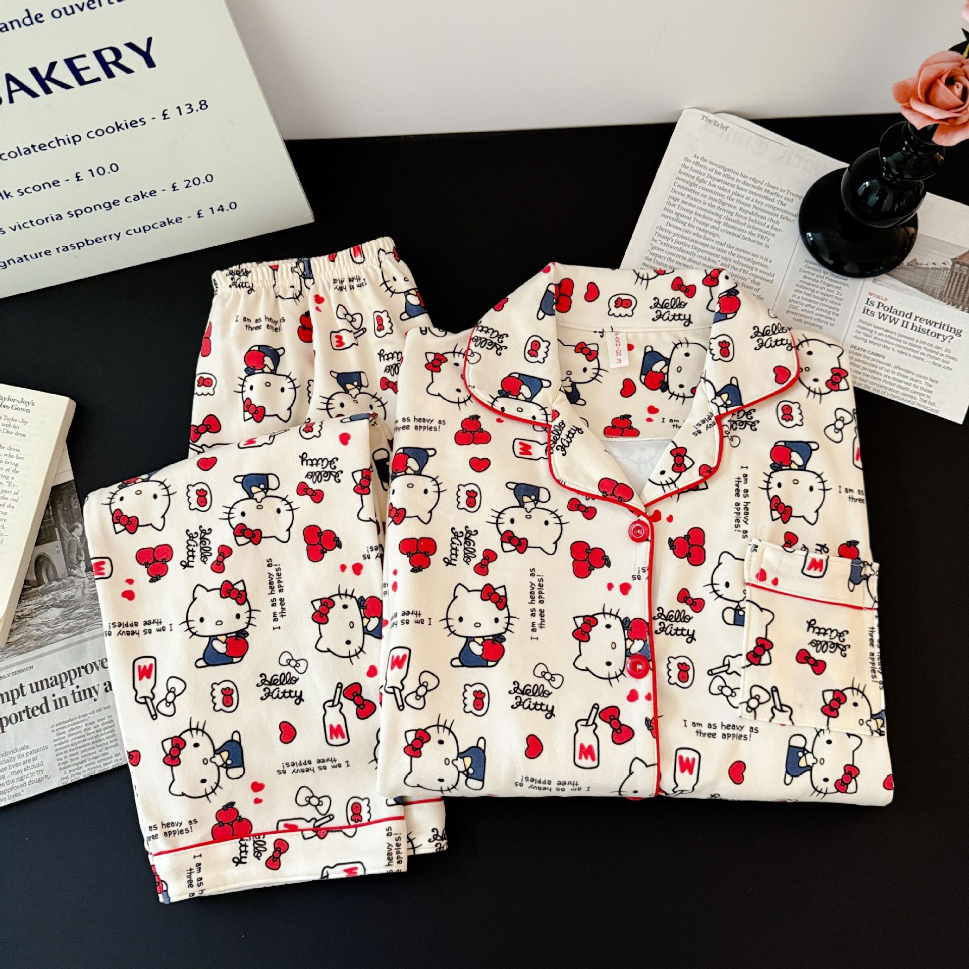 Al por mayor transfronterizo de ternilla caliente manzana KT pijamas de mujeres otoño y invierno nuevo lindo se puede usar con mangas largas set de ropa para el hogar