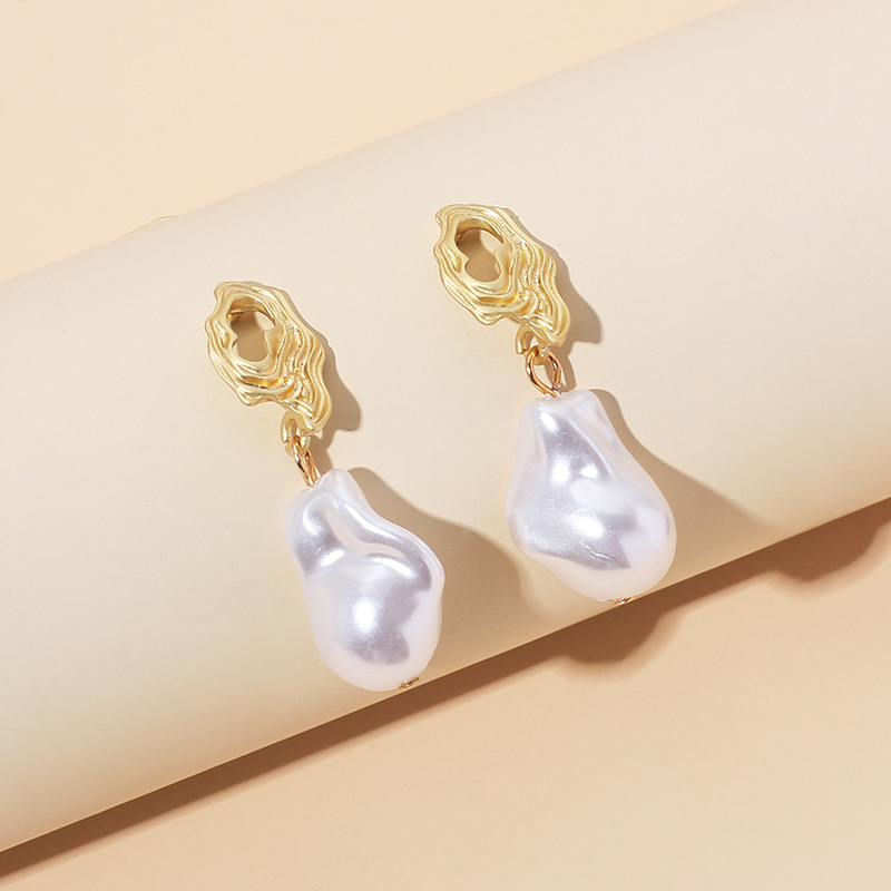 New Fashion Pearl Earrings display picture 2
