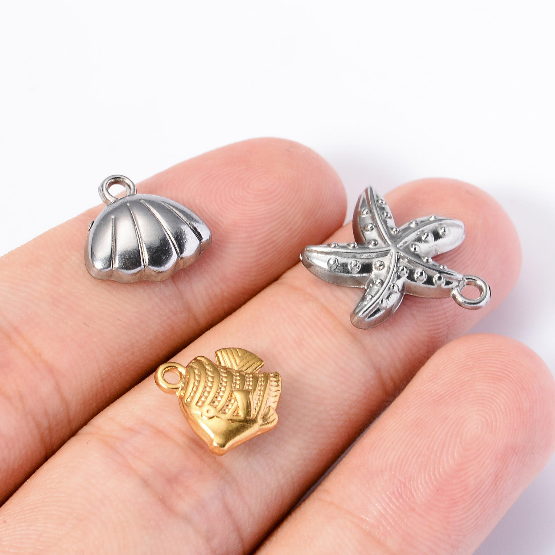 DIY Jewelry Accessories Classification 5 PCS/Package Quantity 5 PCS/Package 12.5*12.5mm 13.5*13mm 13.5*16mm 304 Stainless Steel Starfish Shell Fish Pendant