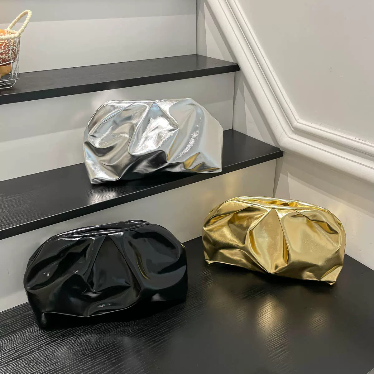 褶皱云朵包包女外贸新款潮时尚银色手拿包腋下包链条斜挎包