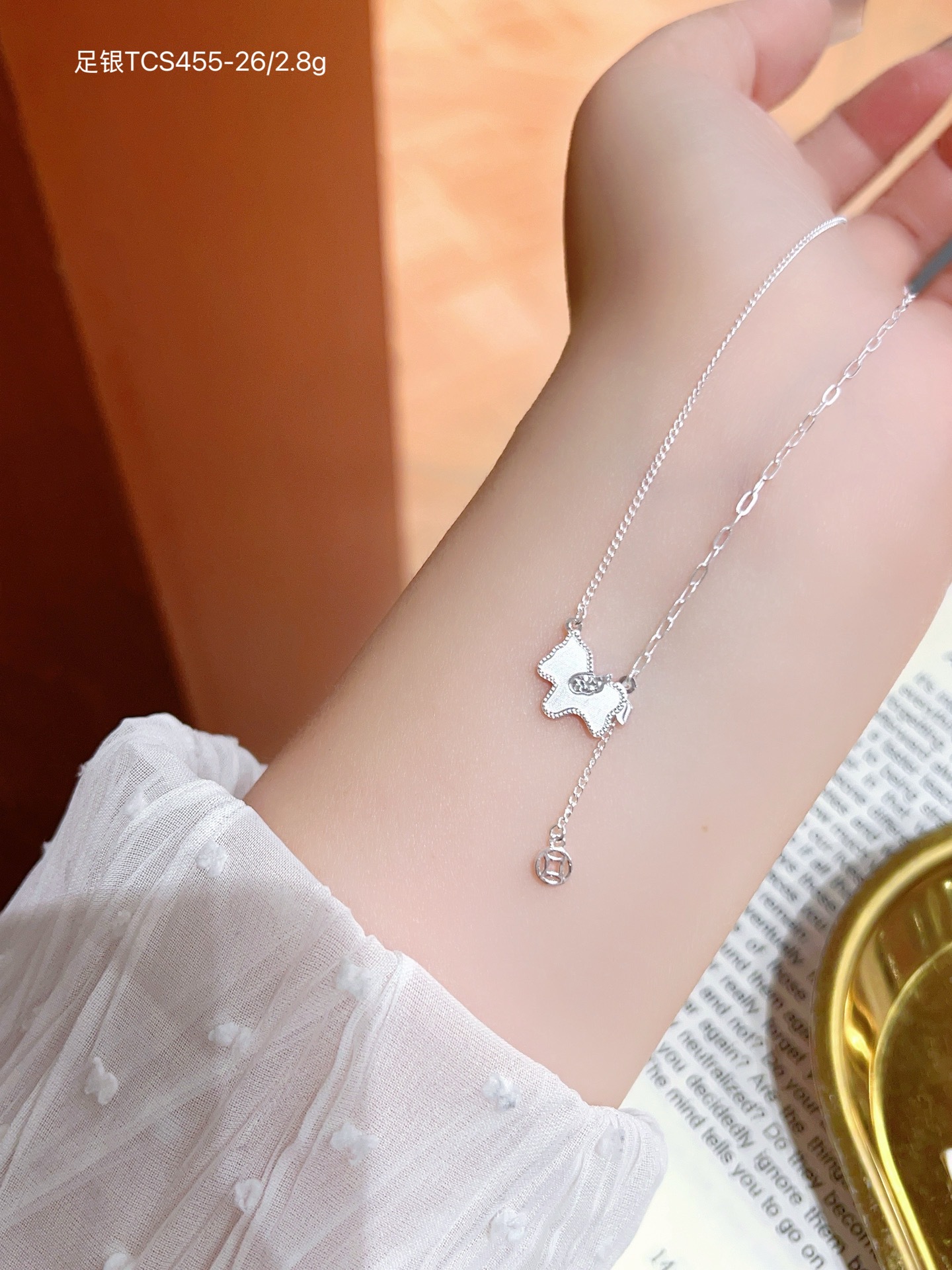 S999 plata esterlina mariposa flange collar de cuatro hojas diseño de nicho femenino de alta calidad lujo ligero cadena de clavícula para regalar a su novia