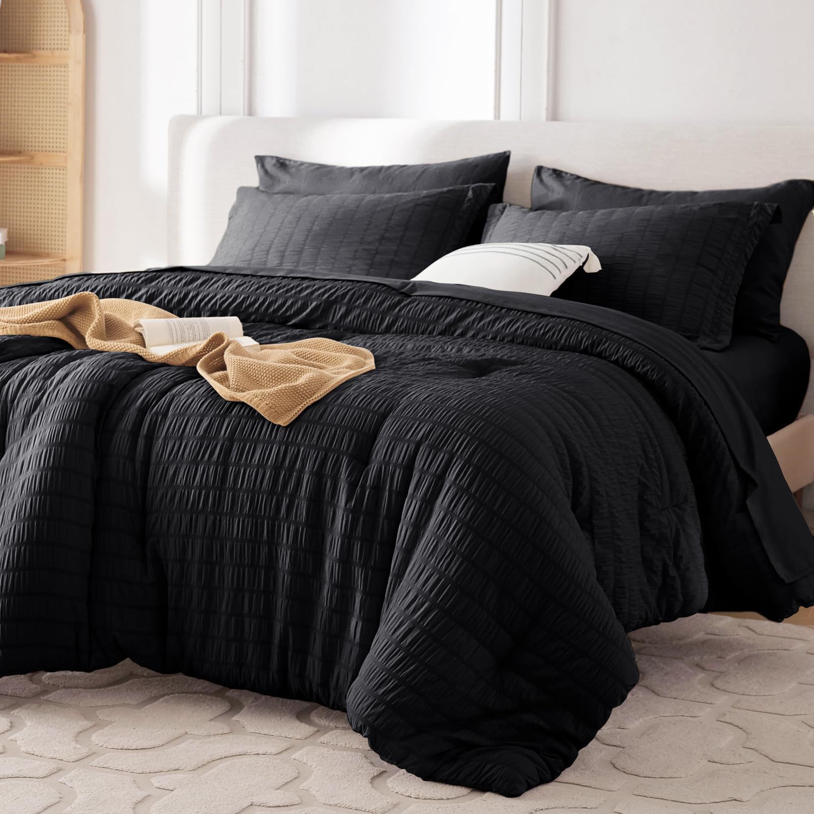 King (102__x90__) Black-01.jpg