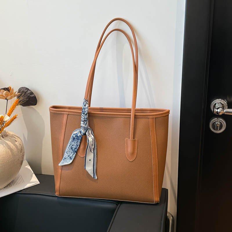 Cross-border 2026 nuevo otoño invierno bolso simple de gran capacidad de mujer bolso de hombro universal bolso de viaje de trabajo ocio