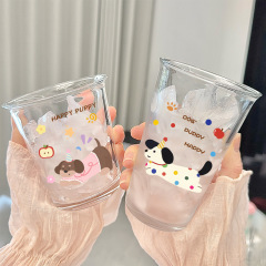 シンプルなインスタイルのニッチミルクコーヒーカップ、濃厚なジュースドリンクカップ、フリップカップ、かわいい漫画のガラスカップ