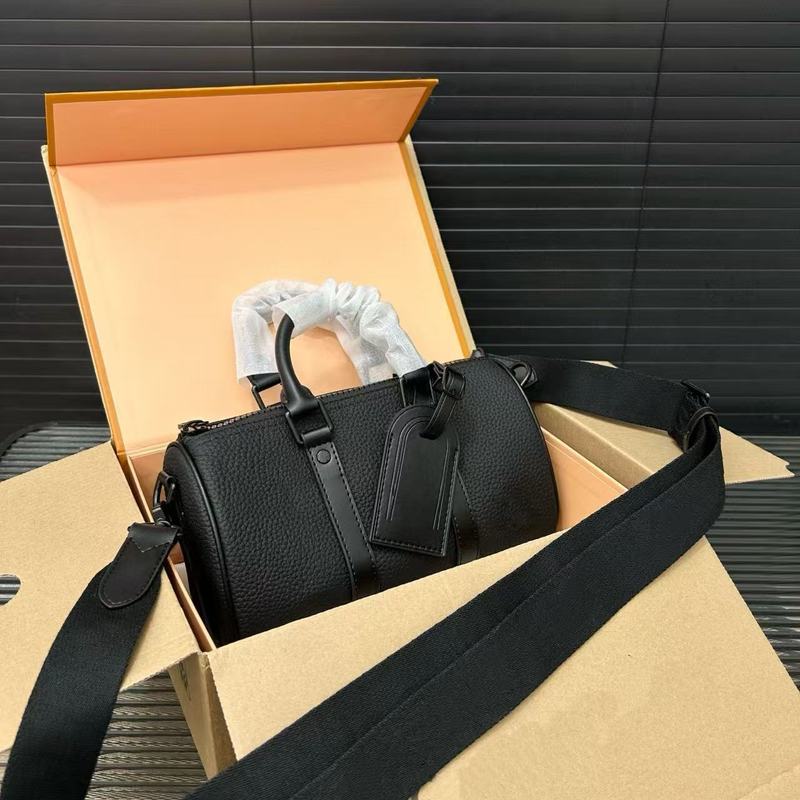 新商品の男性の斜めショルダーバッグの頭の層の牛革のローラーはファッションの枕のカバンを包んで斜めにショルダーバッグを掛けます。|undefined