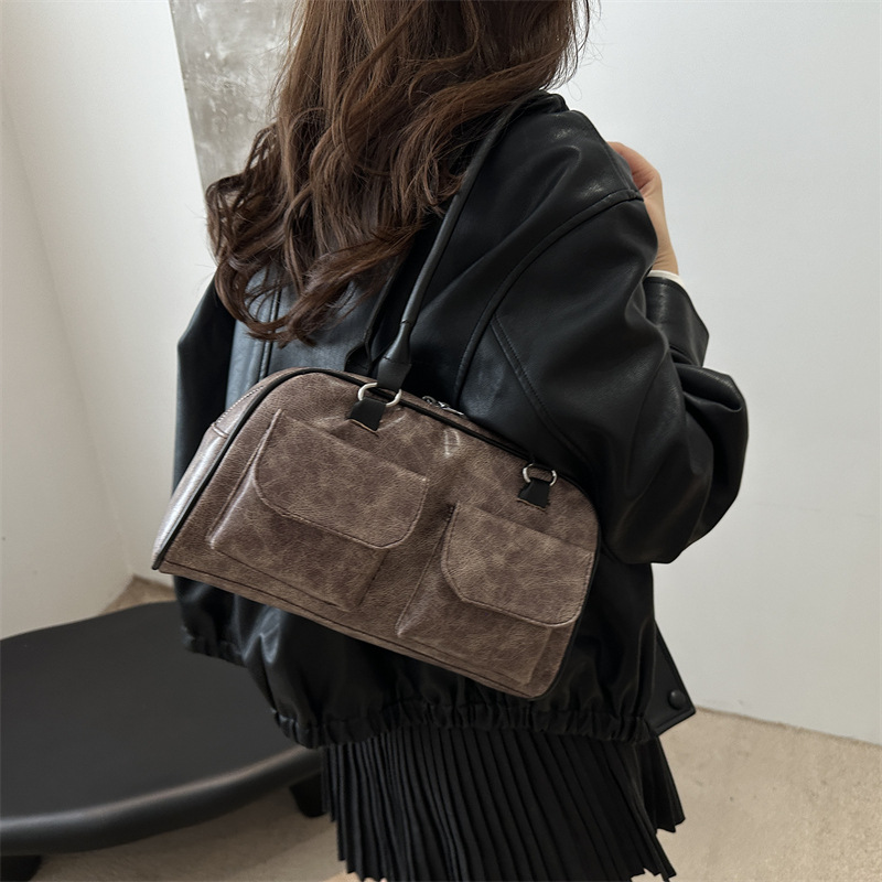 Bolsos para axilas de gran capacidad para viajeros otoño e invierno nueva moda retro nicho bolso de hombro casual de varios bolsillos