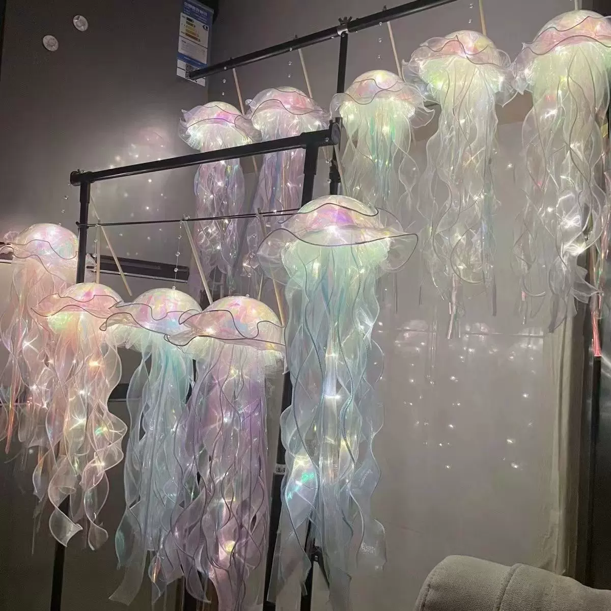 网红水母灯挂饰爆款水母灯笼成品摆地摊发光玩具手提小夜灯厂家批