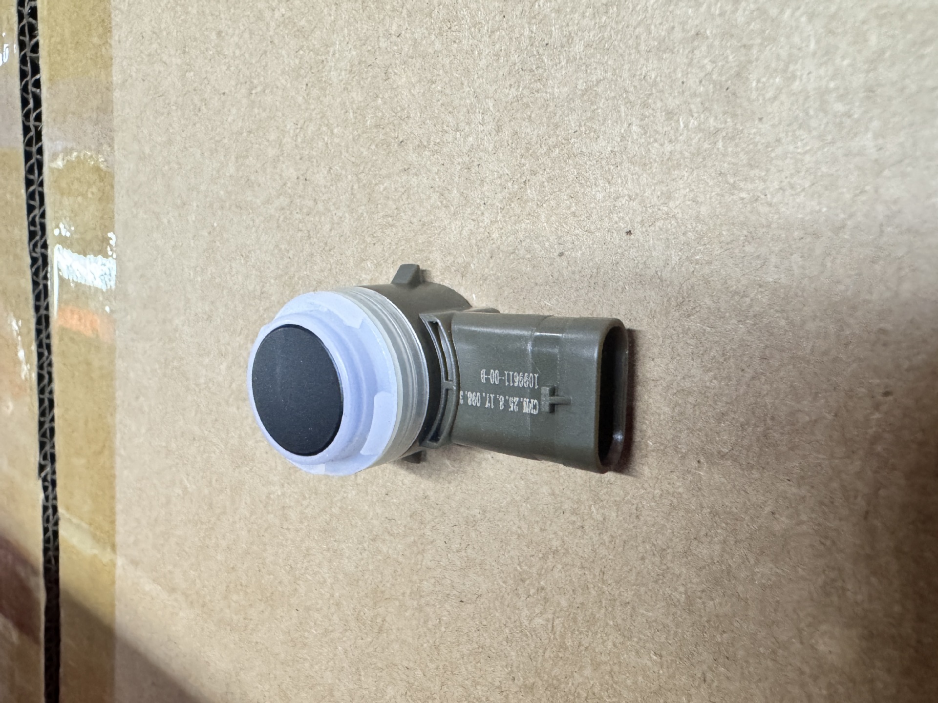 Suitable for Tesla reverse radar sensor Model 3/Y/S/X parking sensor 1099611 1100297