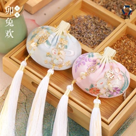 香包/香囊;布艺绣品;女士斜挎包