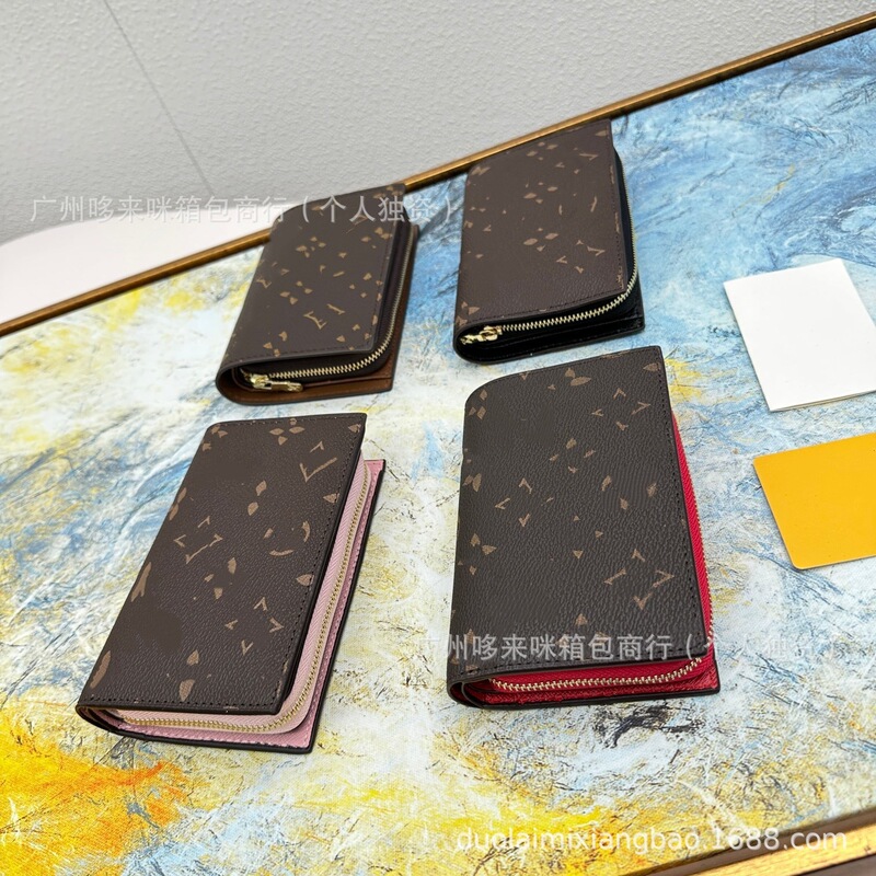 European and American Fashion Vintage Women's Long Wallet with Multiple Card Slots, Lightweight and Portable, Trendy Style European and American Fashion Vintage Women's Long Wallet with Multiple Card Slots, Lightweight and Portable, Trendy Style