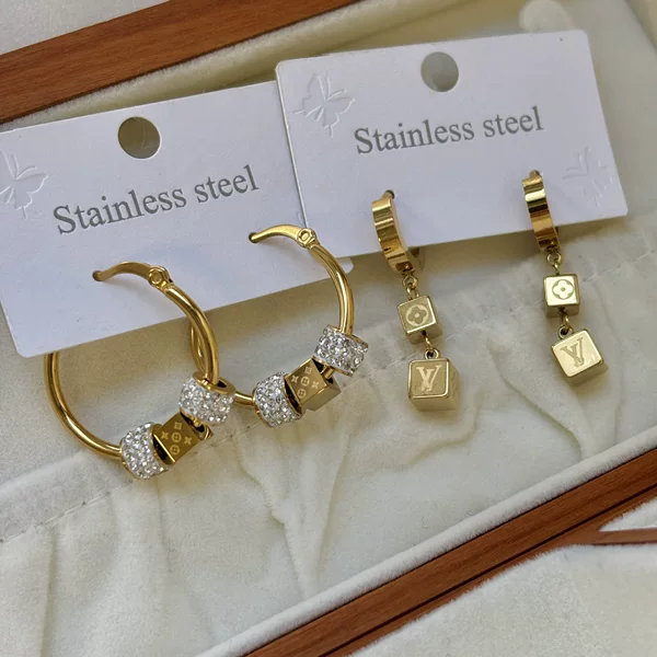 2025 Spring New Stainless Steel European and American Fashion Geometric Square Old Flower Ear Buckle Women's Full Diamond Light Luxury Earrings