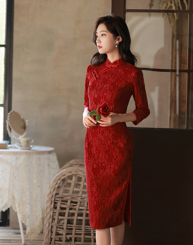 Red lace Chinese Dresses Retro Qipao new autumn and winter flocking soft daily banquet temperament like mother-in-law mother red cheongsam