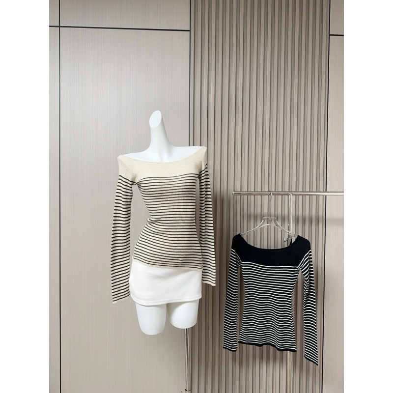 浅秋露肩穿搭韩系心机一字肩大领口条纹拼色长袖针织衫女毛衣