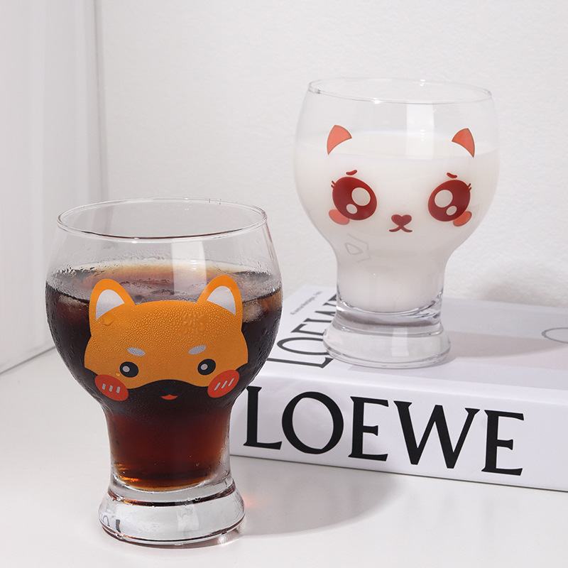 Inswind caricatura encantadora taza de agua de vidrio creativa coreana taza de cerveza artesanal taza de vidrio de oso personalizado