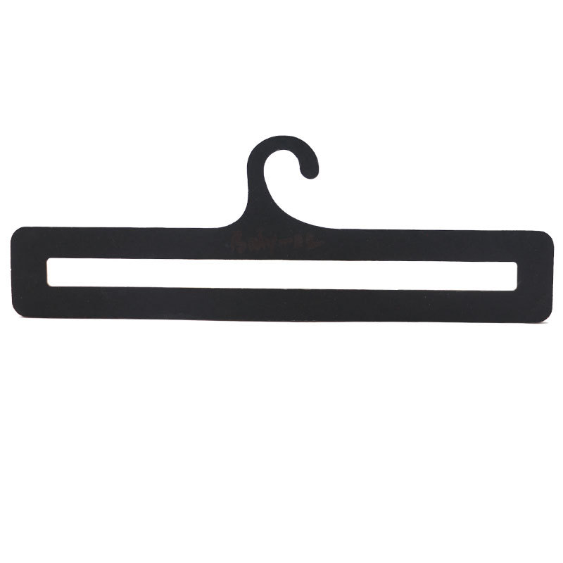 Los fabricantes producen percha de cartón gris sándwich negro de doble cara percha de papel de ropa FSC imprimible de cartón negro