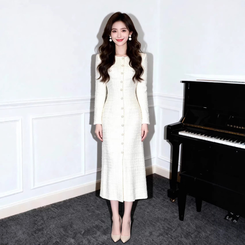 Beautiful White Long-Sleeved Dress in a Chanel-Style Design for Spring and Winter, with a French High-End Feel, Perfect for Important Occasions Beautiful White Long-Sleeved Dress in a Chanel-Style Design for Spring and Winter, with a French High-End Feel, Perfect for Important Occasions