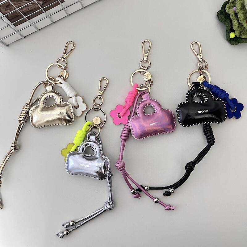 レザーミニバッグストラップハイエンドペンダントpu光沢のある光沢のあるパーソナライズされたペンダントレトロな車のキーホルダー|undefined