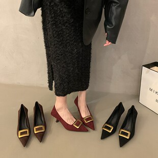 �F؛һ�����l~���^�����߸���ЬŮʿ�\�ڽ����b�؈��ŮЬһ�_��