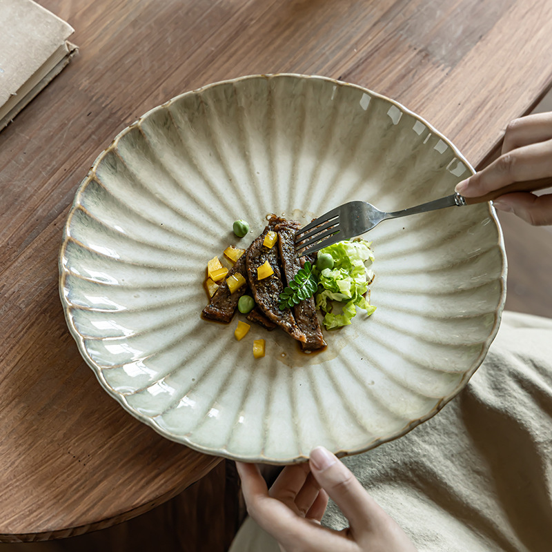 Plato retrógrado en forma de pétalos de platos de vajilla japonesa al por mayor platos de filete de restaurante occidental platos redondos platos de comedor grandes