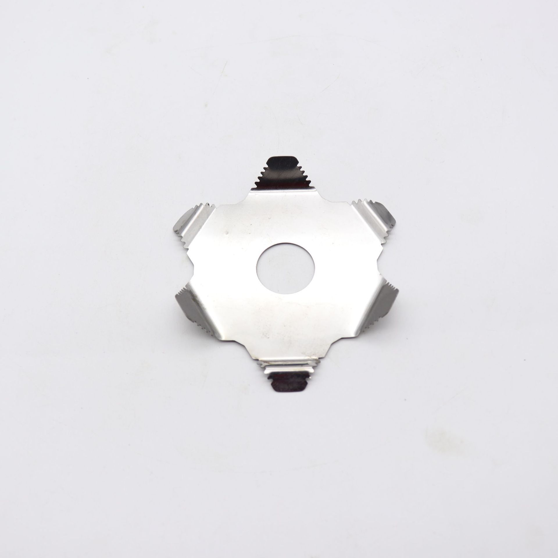 割草机防缠草辅助刀片割灌机配件不缠草神器除草机打草头防卡草