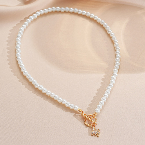 Hot-selling Pearl Chain OT-Clasp Necklace in Europe and America, Diamond-Inlaid 26-Letter Pendant Clavicle Chain, Name Necklace