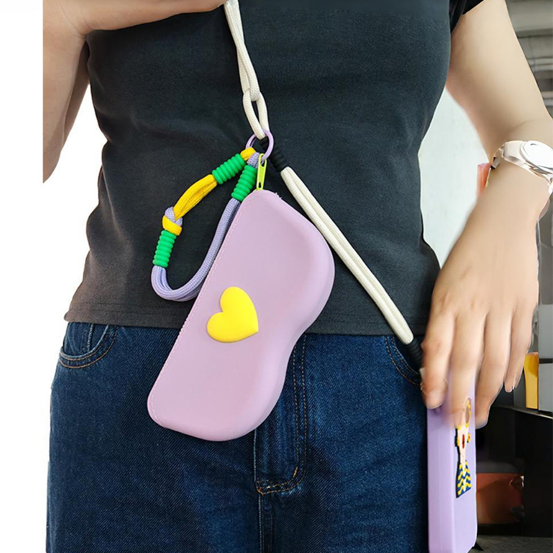 Ins New Style Lanyard Glasses Case Fashion Sunglasses Portable Storage Bag Soft Silicone Bag Organizer Three-Dimensional