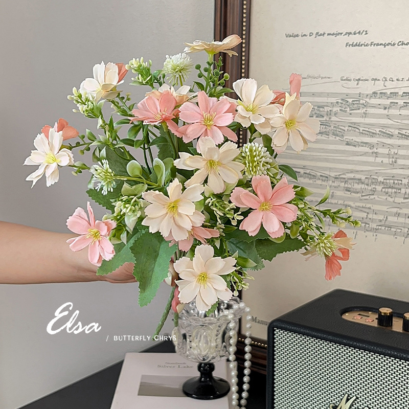 Small fresh 10 butterfly daisy bouquet of artificial flowers street flower box decoration wedding fake flowers with flowers photo props Small fresh 10 butterfly daisy bouquet of artificial flowers street flower box decoration wedding fake flowers with flowers photo props