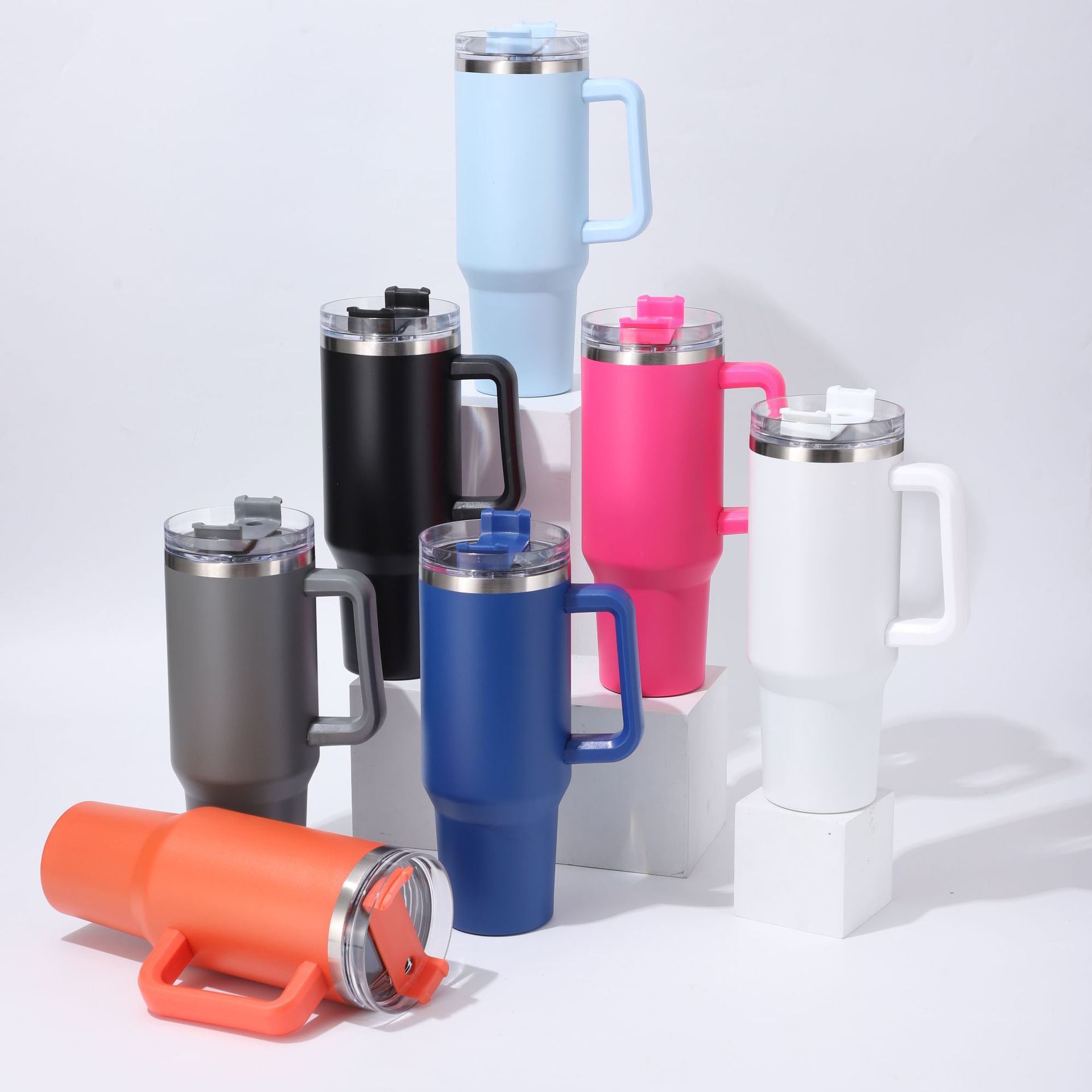 Isolierte Trinkflasche Mit Henkel Und Strohhalm Für Unterwegs_voghion.com