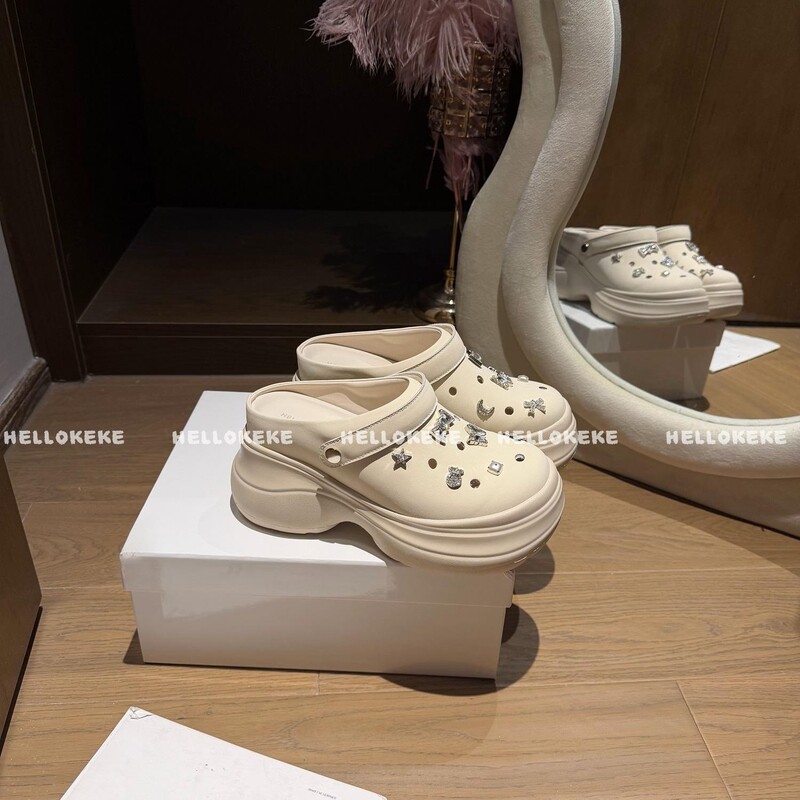 Thick-Soled Clogs for Women 2026 New Summer Outdoor Closed-Toe Sandals Versatile Fashion Height-Increasing Platform Slippers