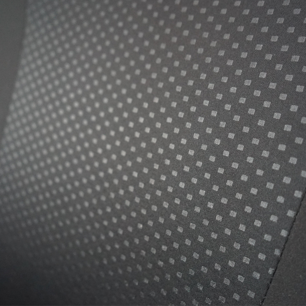 Car seat cushion in suede leather, stylish slim-waist design, suitable for all seasons, ventilated and breathable