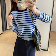 松弛感柔软细腻爱心刺绣蔚蓝色条纹针织衫女2026春秋新款H030123
