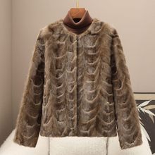 工厂现货2025秋冬新款时尚月牙纹裘皮外套海宁简约风女式拼貂大衣