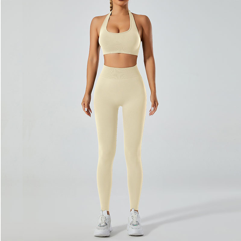 Conjunto de ropa deportiva de estilo europeo y americano con sensación de segunda piel, sujetador deportivo de alta intensidad, leggings deportivos de secado rápido, conjunto de yoga para exteriores de verano con un toque de alta gama.
