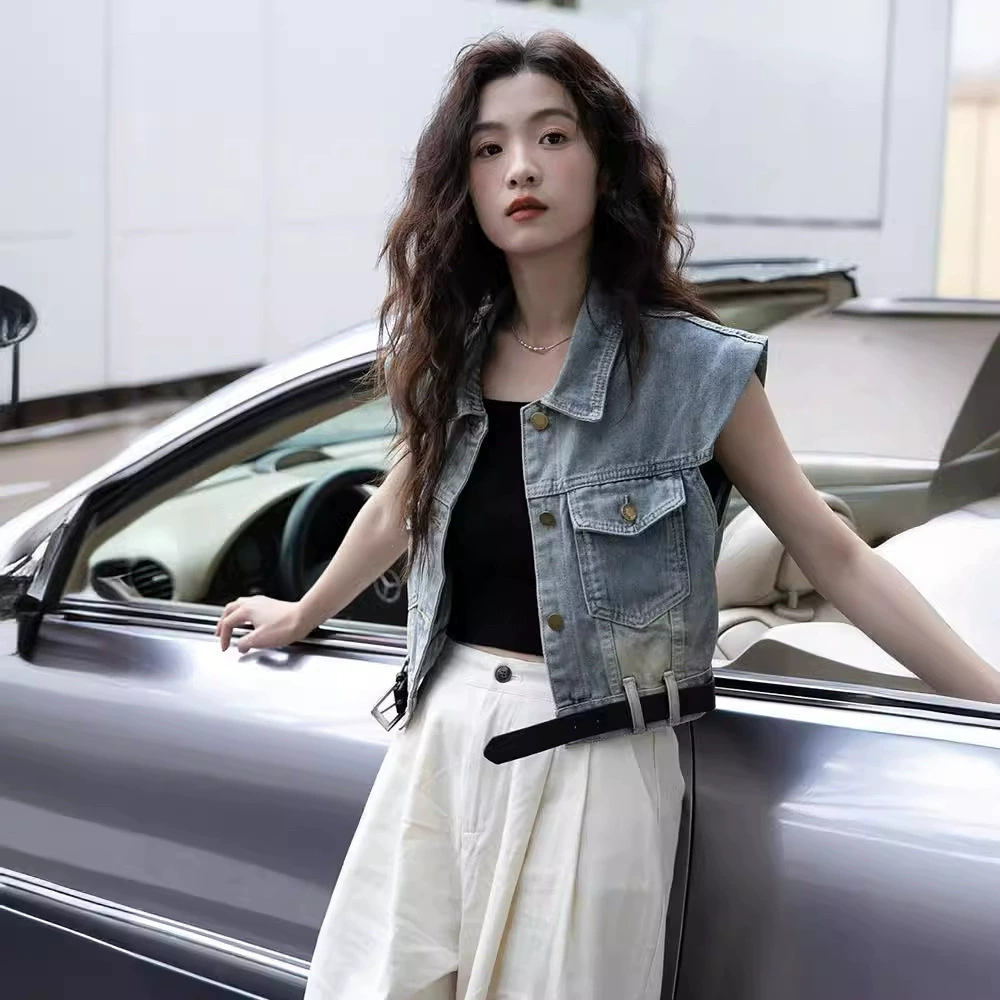 Иностранный джинсовый жилетка жилетка женский летний 2024 минус малый летающий рукав рыхлый ретро плечо короткая куртка топ