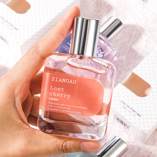 fresh perfume strongly flavoured with a light fragrance