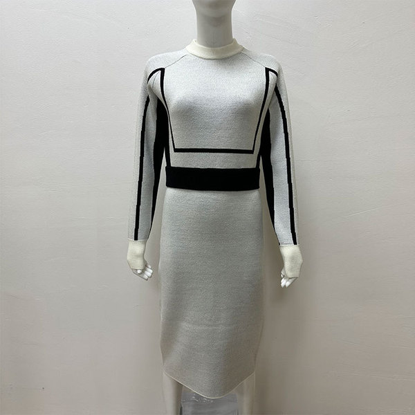Fitted white brace