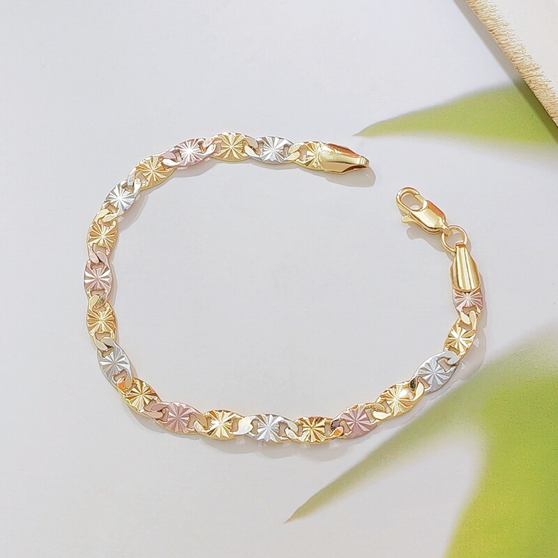 Cross-border best-selling three-color embossed chain bracelet, exquisite shiny finish with intricate patterns, light luxury and high-end feel Cross-border best-selling three-color embossed chain bracelet, exquisite shiny finish with intricate patterns, light luxury and high-end feel