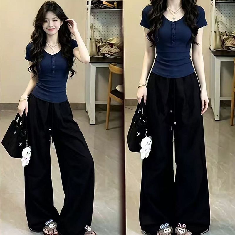 Early Summer V-Neck Button-Down Short-Sleeve T-Shirt for Women, Unique and Beautiful, Super Stylish, Slim-Fit, Flattering Short Top
