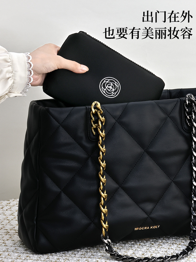 Bolso para teléfono móvil Camellia nuevo estilo de alta gama teléfono móvil portátil pequeño reloj llave mano maquillaje bolsa de almacenamiento de viaje