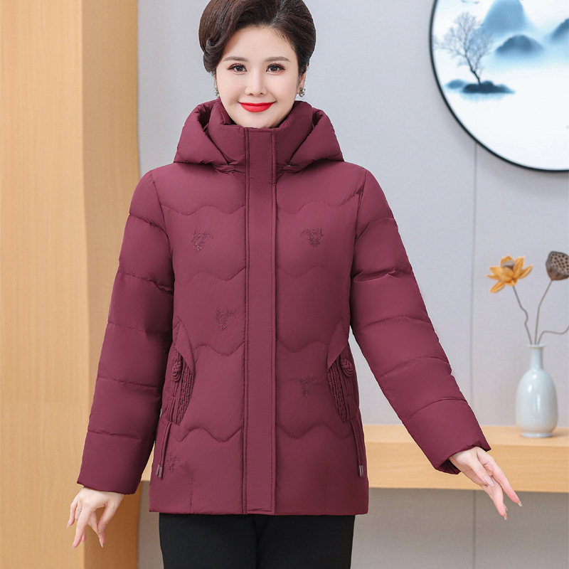 젊은 어머니의 다운 재킷 여성의 겨울 두꺼운 후드 90 중년 및 노인 할머니 재킷을위한 흰 오리 다운 버건디