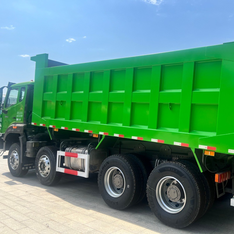 In-Stock Used Howo Dump Truck, Euro 2 Emission Standard, Self-Unloading Design, Specialized Truck for Construction Site and Mining Transport