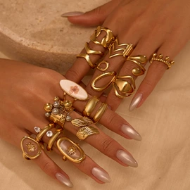 耳环;项链;手链