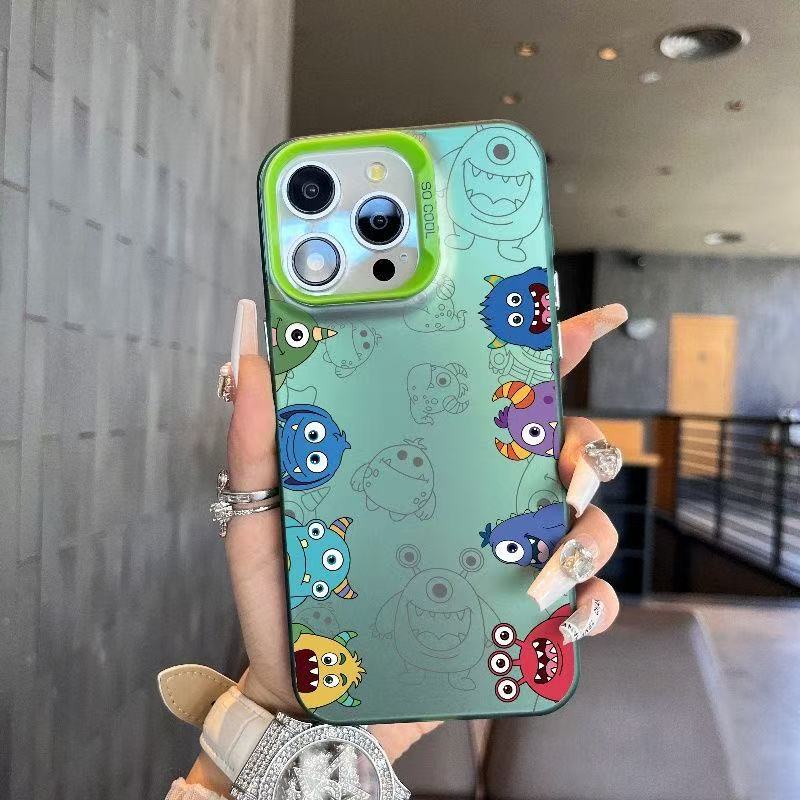 Pequeño monstruo para iPhone 16 funda para teléfono móvil Apple 15promax/14 lindo 13pro12 personalidad 11 Europa y América