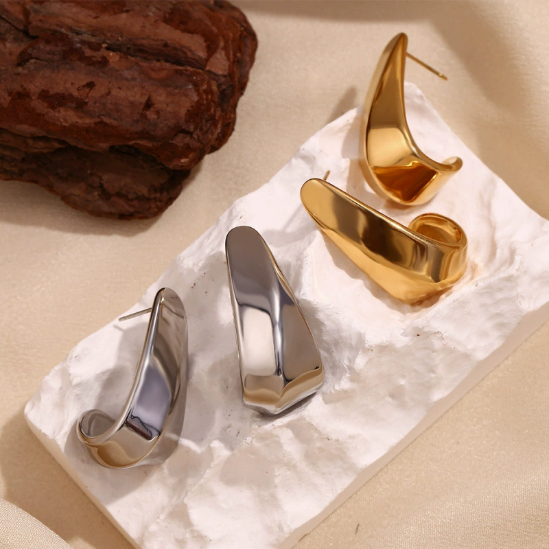 Европейские и американские модные нишевые элегантные креативные стильные серьги из нержавеющей стали с покрытием из 18-каратного золота, полые изогнутые серьги-крючки для женщин