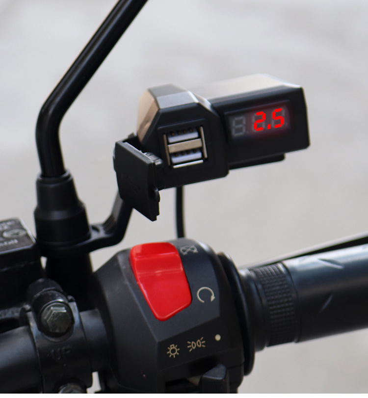 Motorcycle Mobile Phone Charger 3.1A Dual Usb10-24V with Voltage Display Meter 9-90V Electric Vehicle Charger