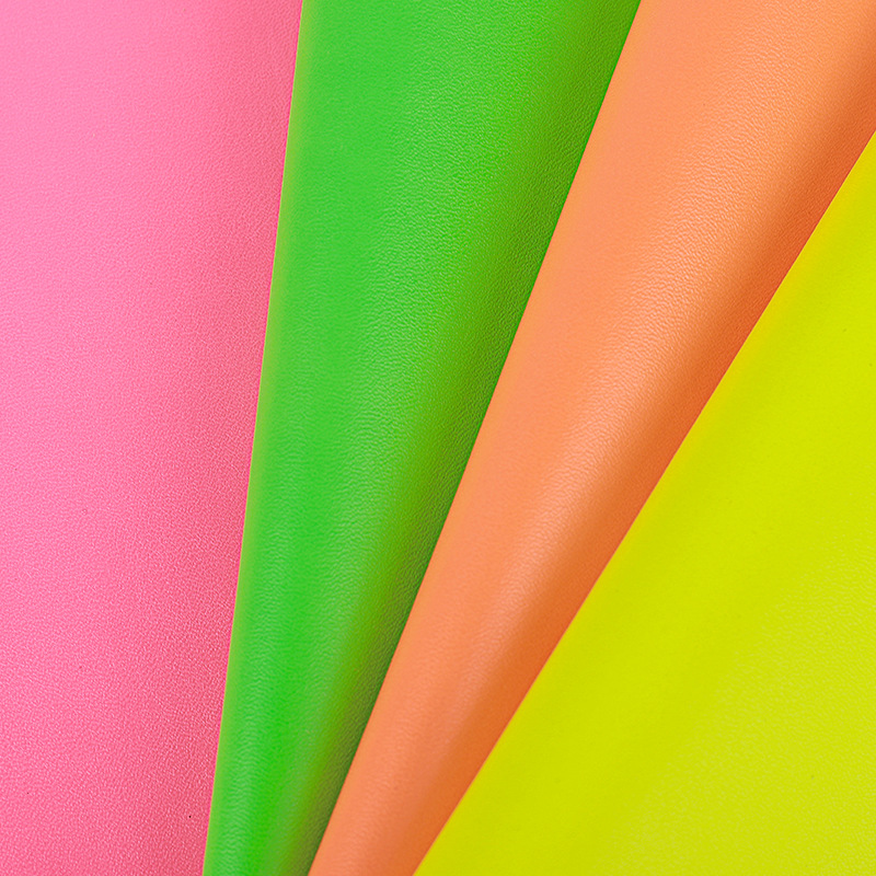 0.7哑光细纹证件革 环保仿棉绒底纳帕纹箱包革 荧光 珠光贴膜皮革
