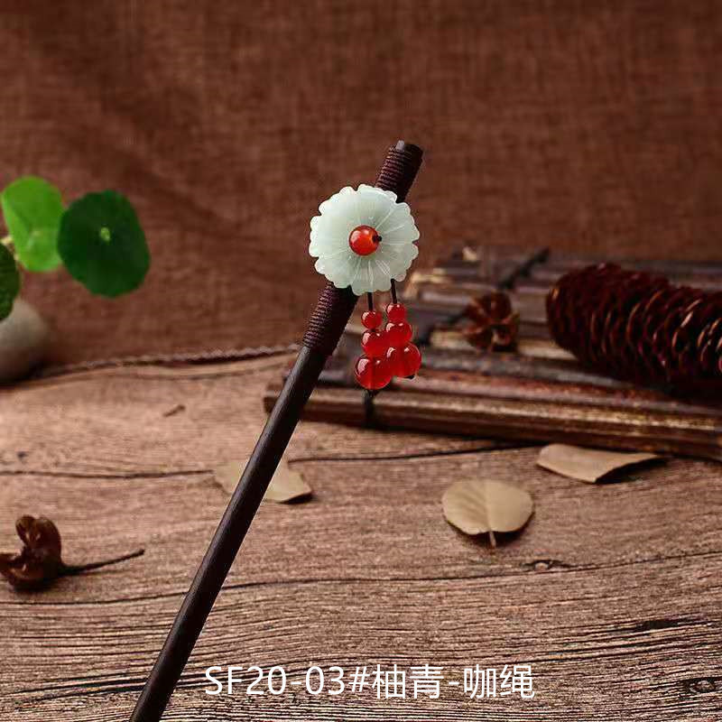 黒檀の木のかんざしのフリンジをまねて、かんざしの子供の古風な頭飾りをします。|undefined