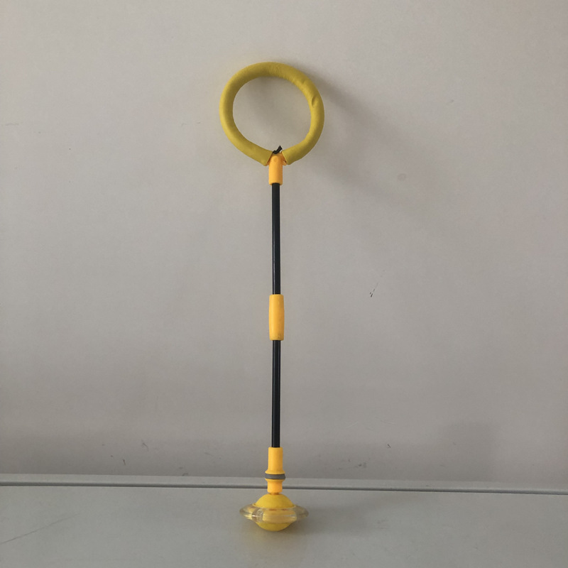 Pie yo-yo slip-on intermitente de los niños hembra salto bola sola rotación rebote plegable anillo de oscilación luminoso
